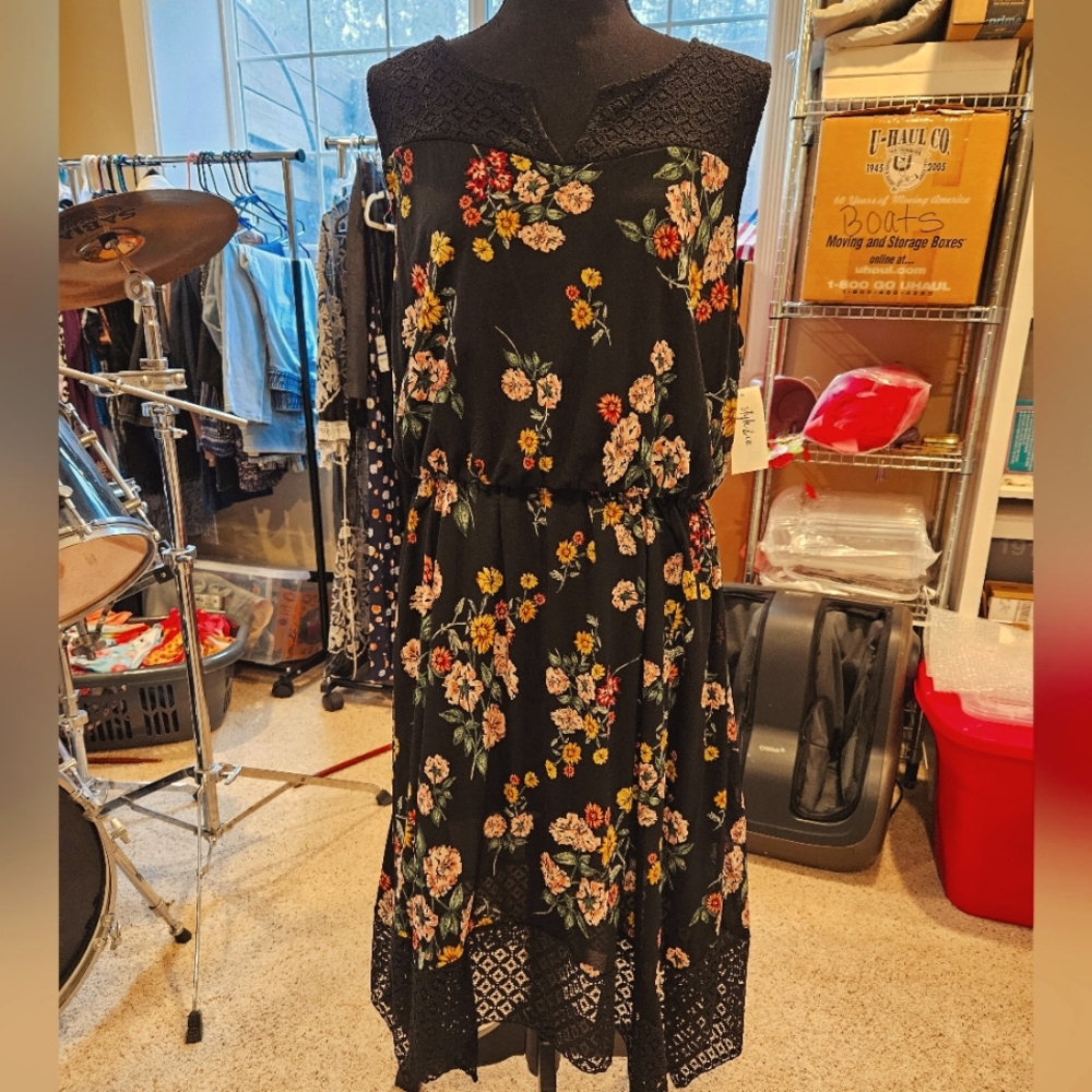 New with Tags Syle & Co Pretty Spring Floral and Lace Dress Size XL
